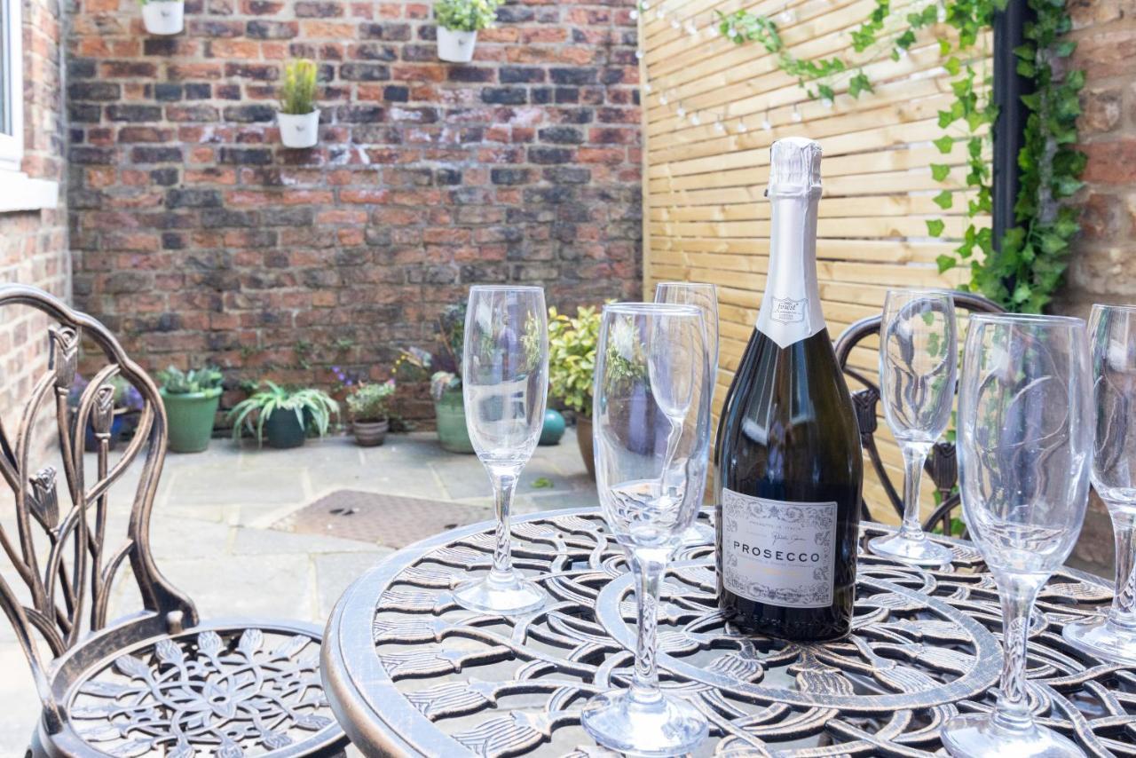Bootham Apartment 32 - Free Parking - Five Minute Walk To York Minster Buitenkant foto